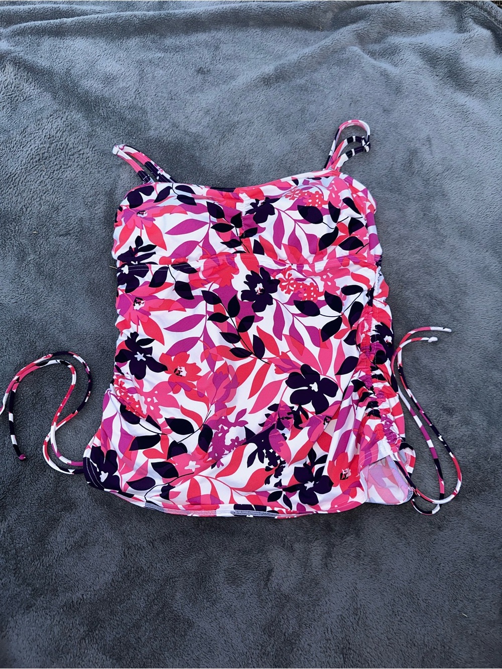 Land’s End Women’s Tropical Floral Adjustable Tankini Swimsuit Top - Size 8